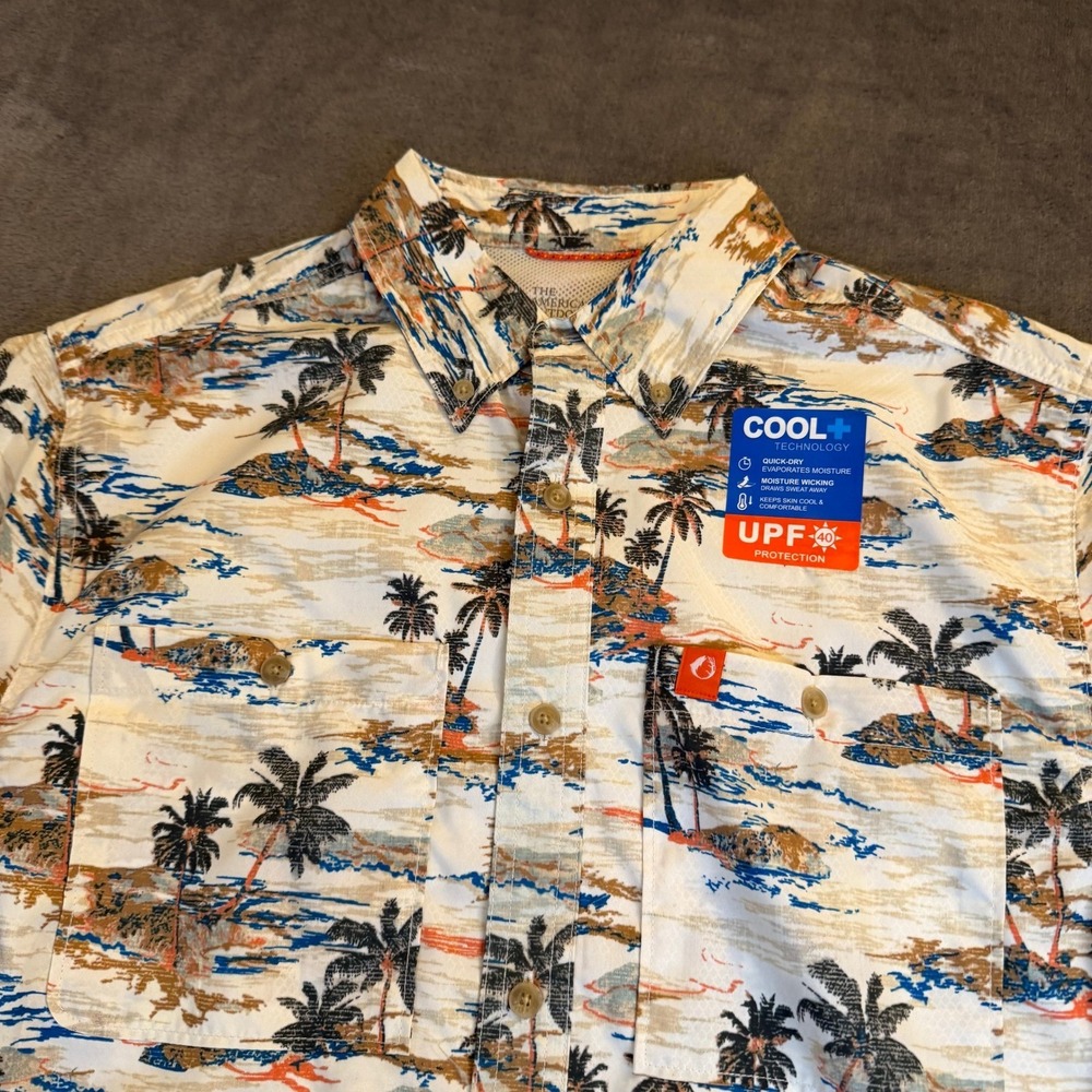 The American Outdoorsman Button Up Shirt Mens Small Multi Tropical UPF 40 Pocket